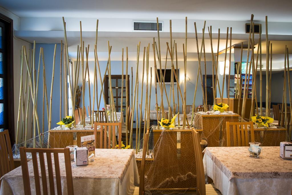 Hotel Ristorante Cigno - Camere And Aparthotel ラティザーナ エクステリア 写真