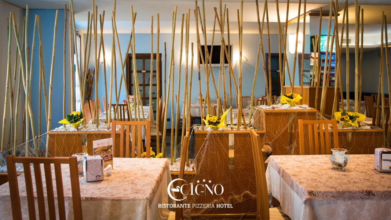 Hotel Ristorante Cigno - Camere And Aparthotel ラティザーナ エクステリア 写真