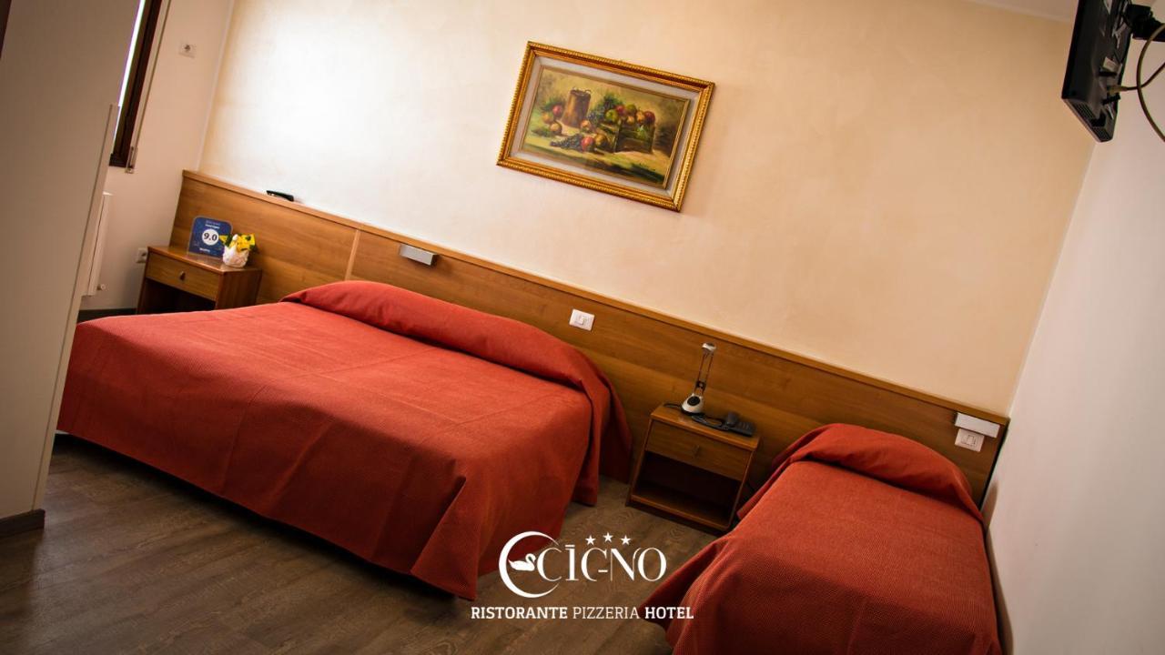 Hotel Ristorante Cigno - Camere And Aparthotel ラティザーナ エクステリア 写真