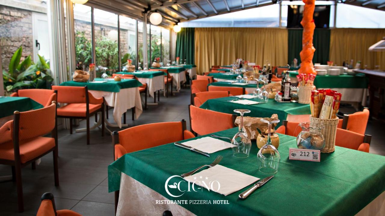 Hotel Ristorante Cigno - Camere And Aparthotel ラティザーナ エクステリア 写真