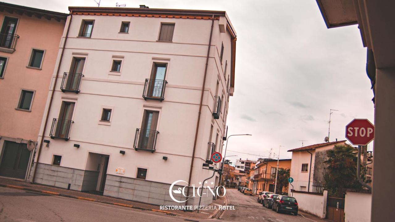 Hotel Ristorante Cigno - Camere And Aparthotel ラティザーナ エクステリア 写真